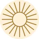 Un soleil doré sur fond jaune clair.